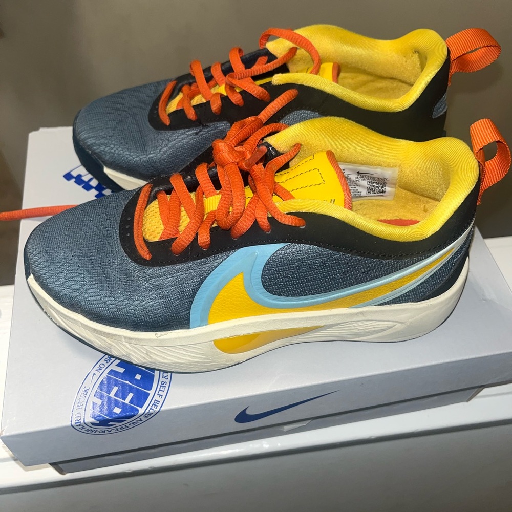 Nike Giannis Greek freak size 2Y